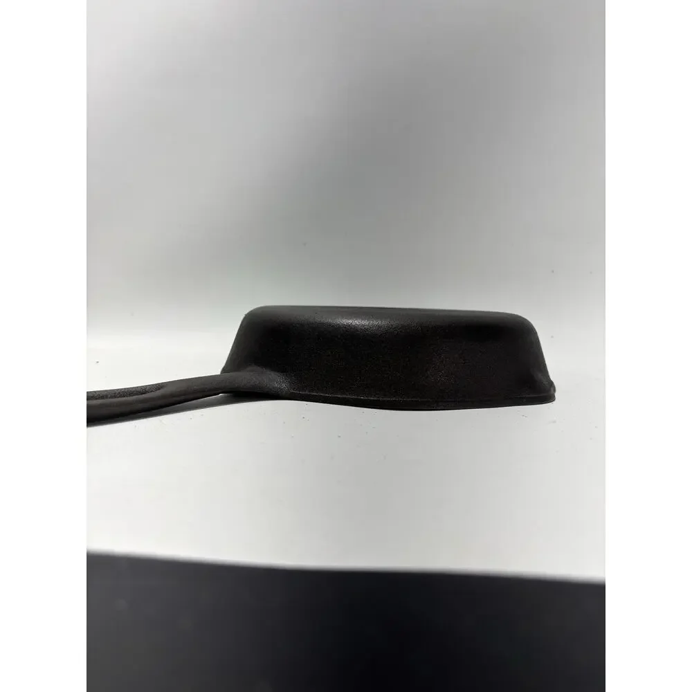 Griswold #6 Cast Iron Skillet 9